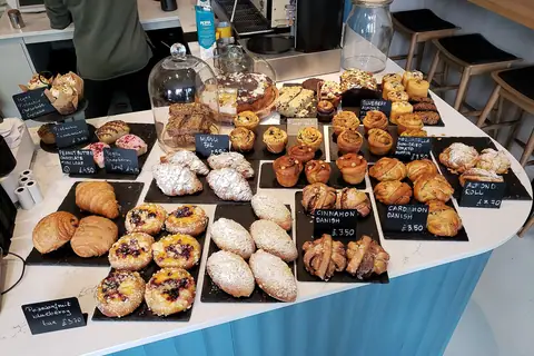 the cake box Liverpool photo 2